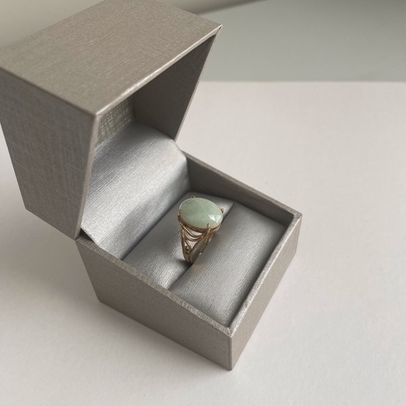 10K Real Gold - Jade Ring - Picture 6 of 16